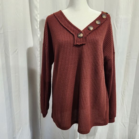 Zenana Outfitters Tops - Zenana Outfitters Brick Button-Accent Top